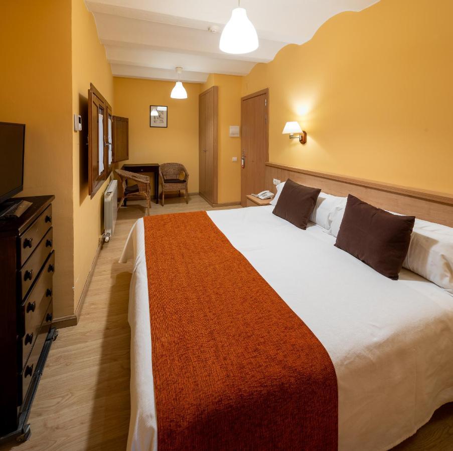 Hotel Ripoll Sant Hilari Sacalm Exterior photo