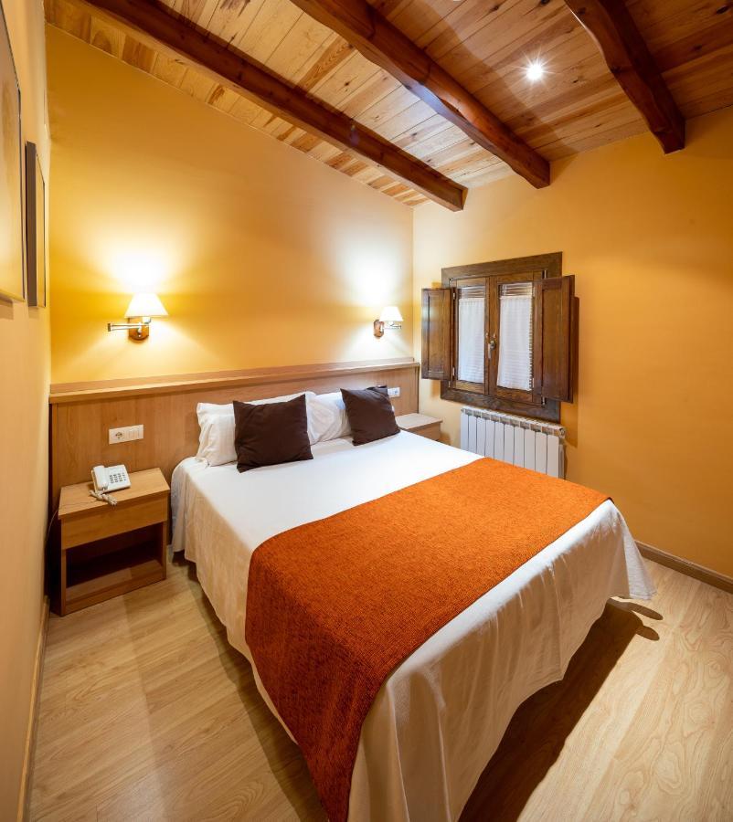Hotel Ripoll Sant Hilari Sacalm Exterior photo