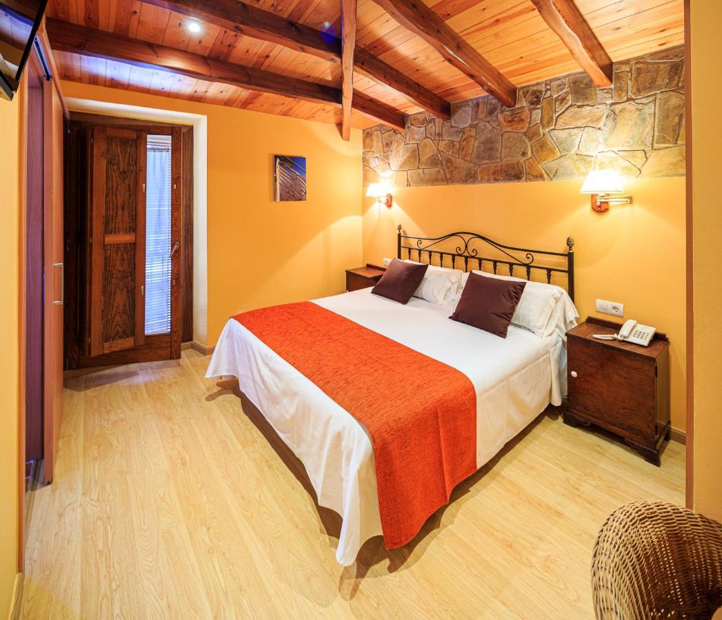 Hotel Ripoll Sant Hilari Sacalm Exterior photo