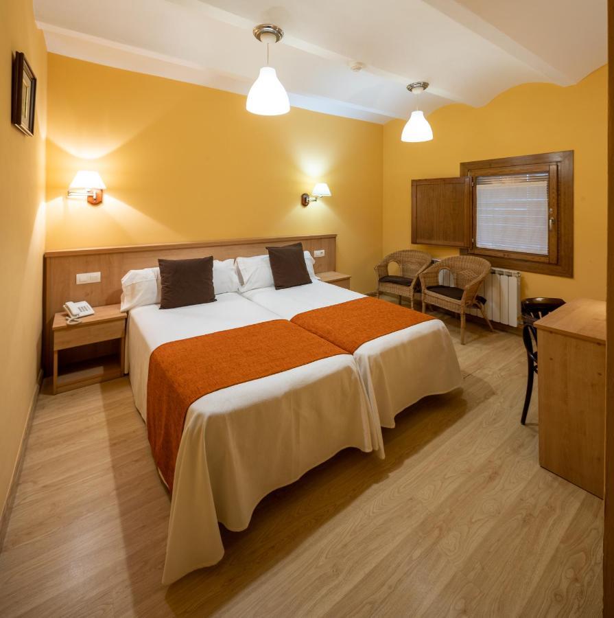 Hotel Ripoll Sant Hilari Sacalm Exterior photo